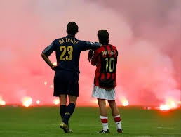 巴甲弗鲁米嫩塞主场采用狗狗球童，鼓励球迷去领养宠物