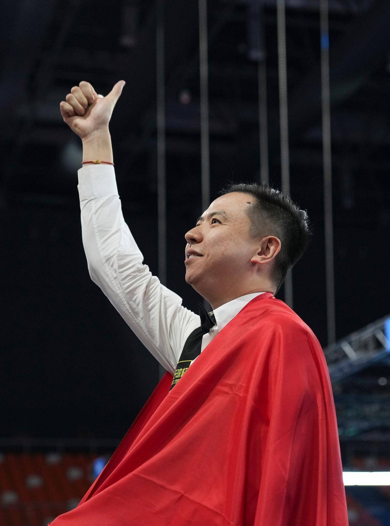 他既能持球 他既能持球